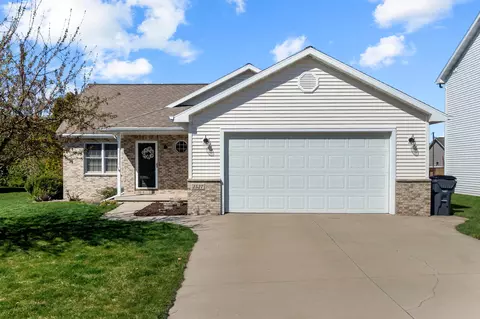 2527 Bruce Ct, Neenah, WI 54956