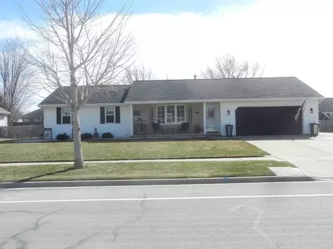 2939 Belle Plane Rd, Green Bay, WI 54313
