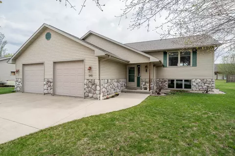 1140 Poppy Ln, Winneconne, WI 54986