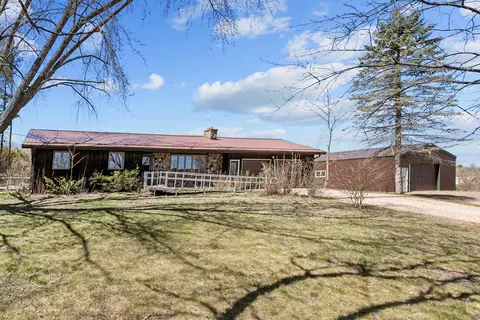 n5081 Pine Crest Road, Manawa, WI 54949