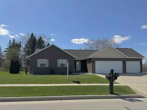 502 Leona Way, Oakfield, WI 53065