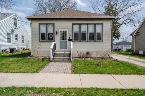 181 Gruenwald Ave, Neenah, WI 54956