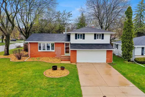 1596 Careful Dr, Green Bay, WI 54304
