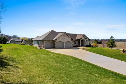 w2391 Sunrise Drive, Chilton, WI 53014