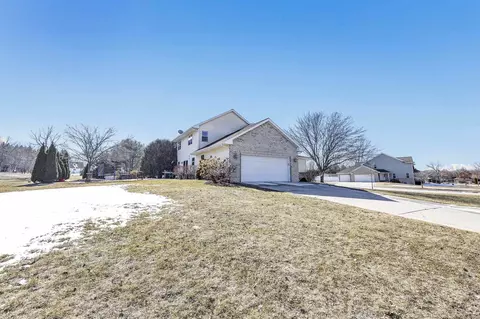 3481 Leeds Castle Dr, Green Bay, WI 54313