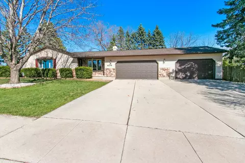 409 Lois St, De Pere, WI 54115