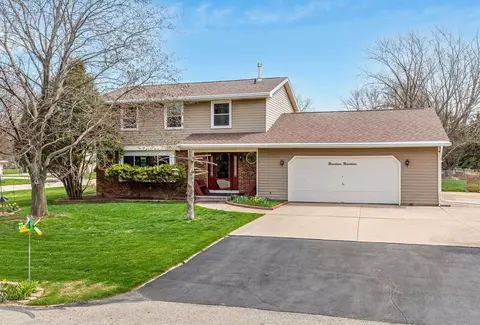 1919 Bridgeview Dr, Neenah, WI 54956