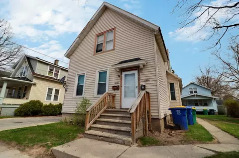 1015 Walnut St, Green Bay, WI 54301
