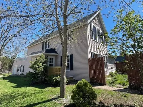 602 E Washington St, New London, WI 54961