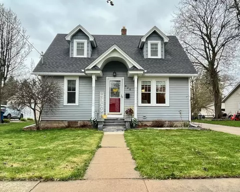 820 Lincoln St, Menasha, WI 54952