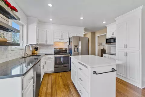 Kitchen - w5426 White Clover Circle, Appleton, WI 54915 photo 1 of 6