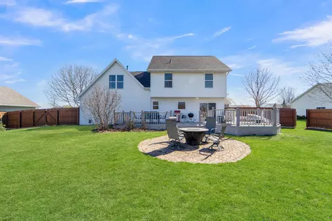 Exterior - w5426 White Clover Circle, Appleton, WI 54915 photo 2 of 9