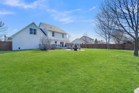 Exterior - w5426 White Clover Circle, Appleton, WI 54915 photo 3 of 9