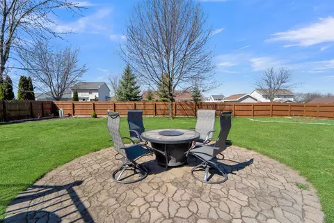 Exterior - w5426 White Clover Circle, Appleton, WI 54915 photo 5 of 9