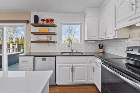 Kitchen - w5426 White Clover Circle, Appleton, WI 54915 photo 3 of 6