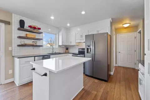 Kitchen - w5426 White Clover Circle, Appleton, WI 54915 photo 2 of 6