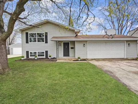 131 Ramlen Ct, Appleton, WI 54915