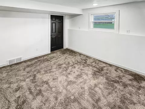 Bedroom - 131 Ramlen Ct, Appleton, WI 54915 photo 5 of 5