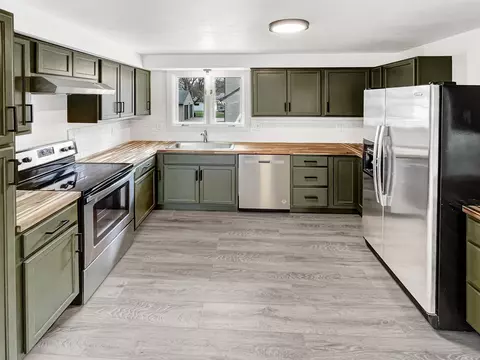 Kitchen - 131 Ramlen Ct, Appleton, WI 54915 photo 1 of 3