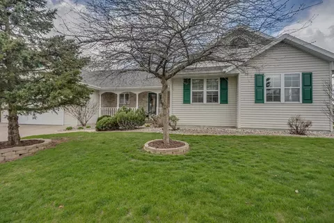 532 Riverway, Menasha, WI 54952