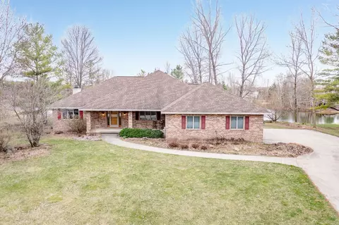 w165 Lake Sandia Drive, Krakow, WI 54137