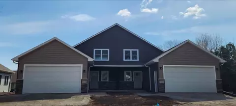 582 Grove St, Oshkosh, WI 54901