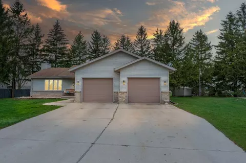 511 Park St, Reedsville, WI 54230