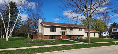 3215 N Racine St, Appleton, WI 54911