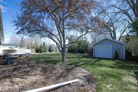 Exterior - 2520 Kesting Ct, Appleton, WI 54911 photo 6 of 11