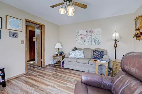 Living - 2520 Kesting Ct, Appleton, WI 54911 photo 5 of 5