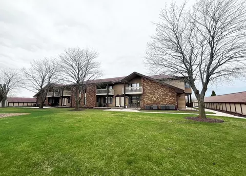 1751 Eldorado Dr #7, Green Bay, WI 54302