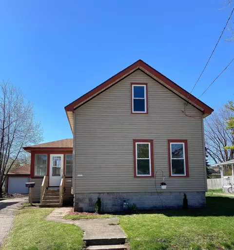 1111 Otter Ave, Oshkosh, WI 54901