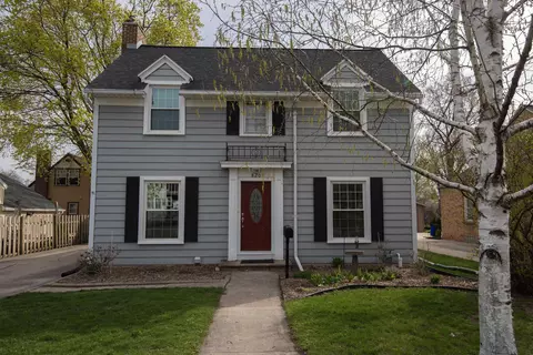 820 Derby Ln, Green Bay, WI 54301