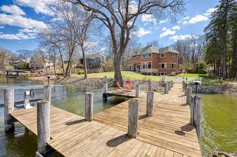 Exterior - 1200 Palisades Dr, Appleton, WI 54915 photo 4 of 5