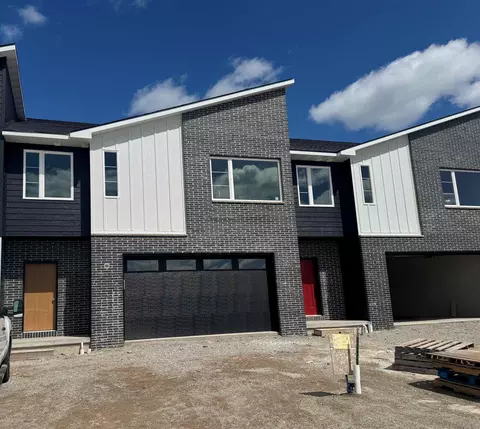 470 Aldon Cir, Green Bay, WI 54304