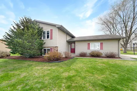 430 W Pearl St, Seymour, WI 54165