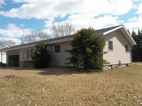 625 E Main St, Embarrass, WI 54933