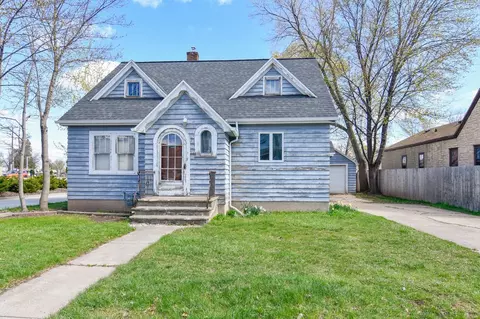 121 E Allouez Ave, Green Bay, WI 54301