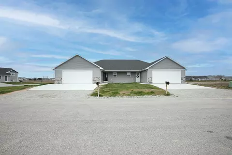 5625 N Yosemite Ln, Appleton, WI 54913
