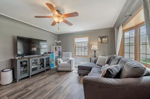 2402 N Mason St, Appleton, WI 54914 photo 3