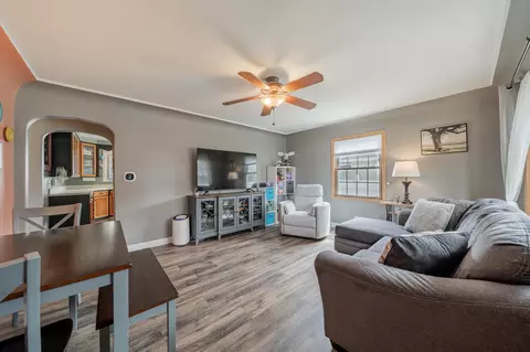 2402 N Mason St, Appleton, WI 54914 photo 4