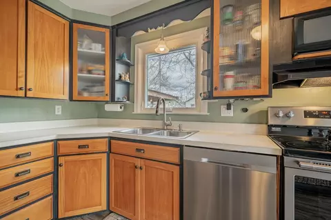 2402 N Mason St, Appleton, WI 54914 photo 6