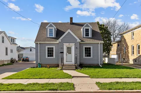 307 E Parkway Ave, Oshkosh, WI 54901