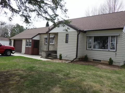 225 Harriet St, Clintonville, WI 54929