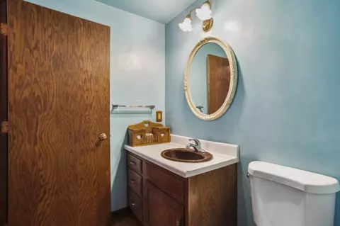 Bath - 2811 S Carpenter St, Appleton, WI 54915 photo 1 of 3