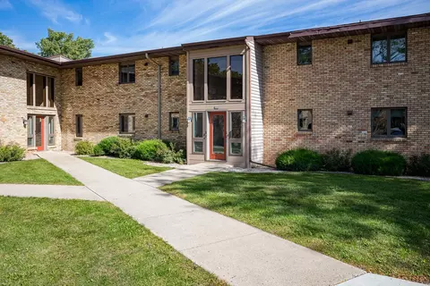 268 N Campbell Rd #D, Oshkosh, WI 54902