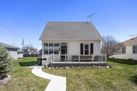 213 N John St, Kimberly, WI 54136