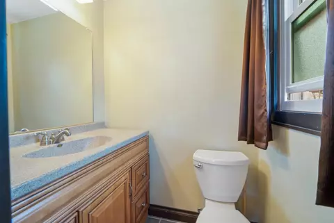 Bath - 2611 E Bona Ave, Appleton, WI 54915 photo 1 of 4
