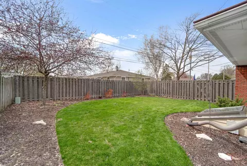 Exterior - 2611 E Bona Ave, Appleton, WI 54915 photo 3 of 10