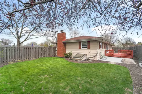 Exterior - 2611 E Bona Ave, Appleton, WI 54915 photo 5 of 10